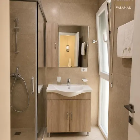 Valamar Priam D11 فيلة Hamallaj